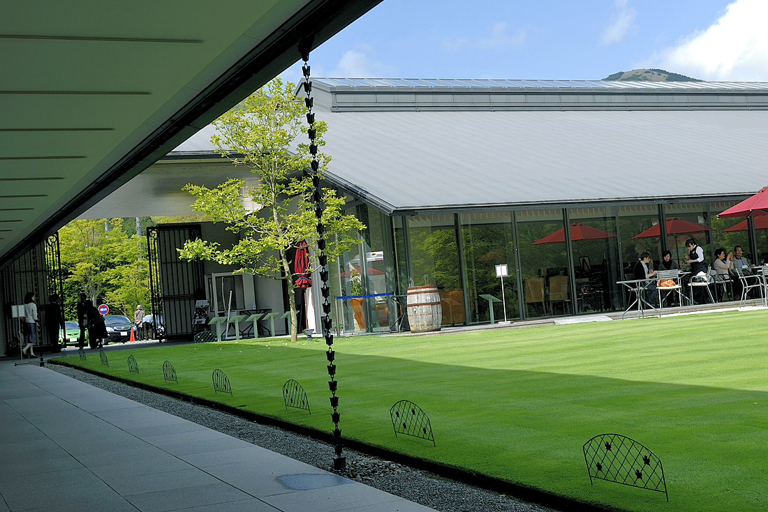 新緑のラリック美術館