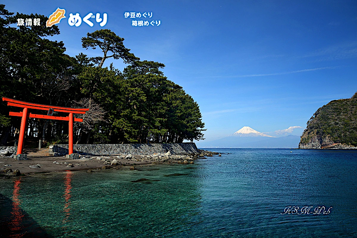 諸口神社の鳥居と富士山