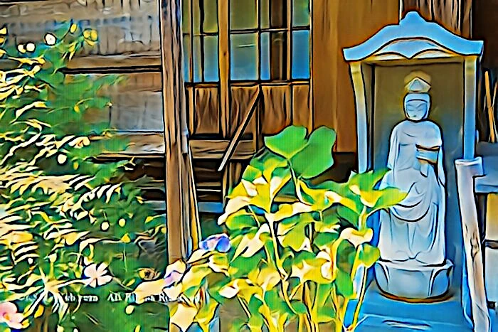 阿弥陀寺の本堂脇の石仏
