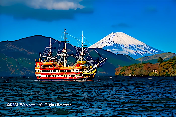 箱根芦ノ湖と海賊船バックに富士山の画像