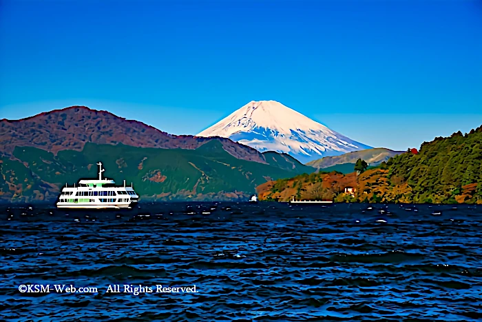 芦ノ湖遊覧船と富士山