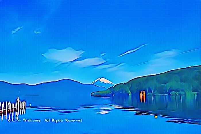 箱根芦ノ湖 平和の鳥居の奥に富士山