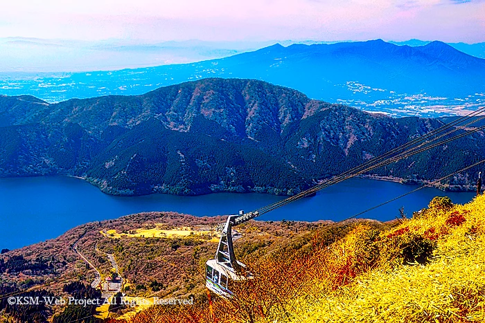 箱根芦ノ湖と駒ヶ岳ロープウェイと山頂駅