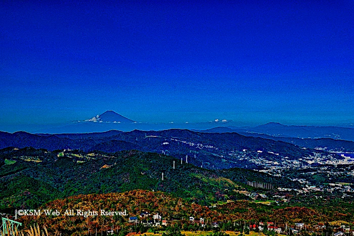 大室山山頂からの富士山と景観