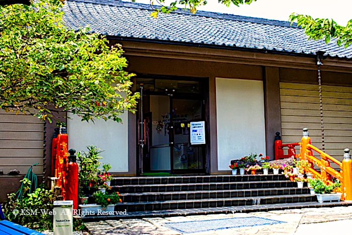 下岡蓮杖の写真記念館